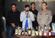 Aremania Komitmen Bersihkan Stadion Kanjuruhan dari Miras dan Benda Terlarang