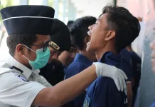 Pastikan Bebas Narkoba dan Benda Terlarang, Lapas Pasuruan Geledah Sel Tahanan