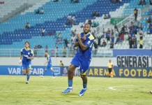 Arema FC Kalahkan PSM Makassar 3-0