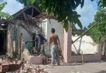 Hujan Lebat Berjam-Jam, Rumah Warga Rembang Roboh