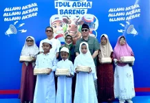 JNE dan TIKI Salurkan 30 Sapi Kurban di Idul Adha 1447 H