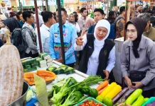 Khofifah Temukan Pasokan SPHP dan Minyakita Kosong di Pasar Klojen