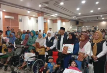 Gubernur Khofifah Salurkan Bansos Rp2,27 Miliar untuk Warga Kota Probolinggo