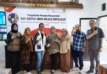 STIE Malangkuçeçwara Bekali Puluhan UMKM Desa Turirejo Bertahan lewat Digitalisa