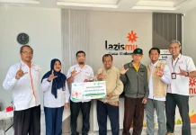 Salurkan Bantuan Pendidikan di Peringatan Milad ke-24 Lazismu