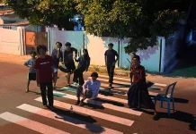 Mahasiswa KKN Kolaborasi UM–UNIRA Bangun Infrastruktur di Desa Padelegan
