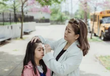Dibalik Gerakan Ayah Antar Anak, Ada Keluarga dengan Cerita Berbeda