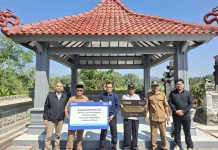 Pura Siwa Lingga Wirotaman Terima Kucuran TJSL untuk Bangun Balai Wantilan