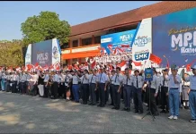 Pemprov Jatim Bagikan 42 Ribu Seragam Gratis bagi Siswa Afirmasi