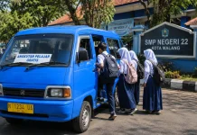 Angkutan Pelajar Gratis Layani Siswa, Bangkitkan Ekonomi Sopir Angkot Kota Malang