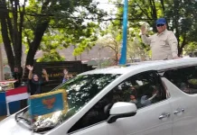Presiden Prabowo Tiba di Lanud Abd Saleh Malang, Disambut Riuh Antusiasme Warga