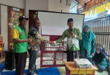 Dosen UB Dampingi Warga Gasek Kelola Sampah Plastik