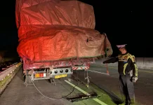 Tabrakan Maut Hiace vs Truk di Tol Malang-Pandaan: 3 Warga Sulsel Meninggal, 5 Luka