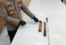 Nongkrong di Warkop Bawa Pisau 35 Cm, Pemuda Gedangan Malang Diamankan Polisi