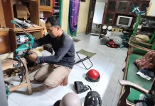 Dari Hobi Jadi Rezeki, Warga Blitar Tekuni Bisnis Restorasi Helm Jadul