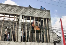 Pekerja Bangunan Tewas Diduga Tersengat Listrik saat Plester Rumah di Kota Blitar