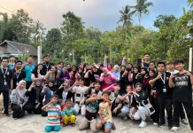 Mahasiswa UM Inisiasi Senam Sehat, Warga Berkomitmen Lanjutkan Program