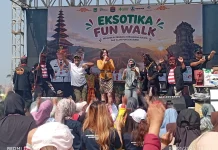 Mbah Demin Sapa Ribuan Warga di Exotika Fun Walk