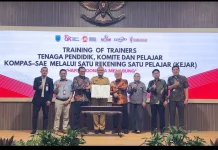 Guru Jadi Garda Depan Literasi Keuangan Pelajar