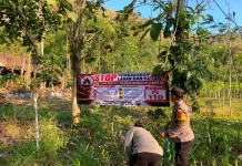 Cegah Karhutla, Polisi Pasang Banner di Lereng Gunung Pegat