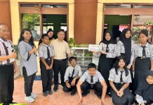 Dorong Kewirausahaan, Dosen UNITRI-UIBU Kembangkan Aquaponik di SMP Sriwedari