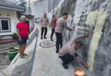 Polresta Makota dan Warga Gotong Royong Memperindah Lingkungan