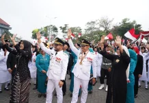 Upacara Usai, Wali Kota Batu Rayakan Kemerdekaan Bersama Paskibraka dan Pelajar
