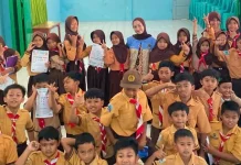 Ciptakan Siswa Peduli Lingkungan dan Terampil Berbahasa, Mahasiswa KKN MAs Gelar E