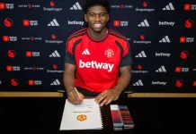 Baleba Resmi Berkostum Manchester United