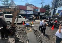 Gorong-Gorong di Perempatan Petungasri Pandaan Ambles