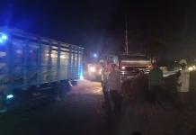 Truk Tebu Terguling di Kesamben, Lalu Lintas Sempat Tersendat