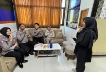 Cegah Kesulitan, Personel Polres Probolinggo Kota Belajar Bahasa Isyarat