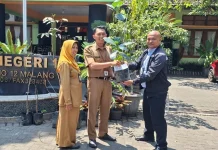 Tiga SMP Negeri di Malang Terima Bibit Pohon Produktif, Dorong Edukasi Lingkungan