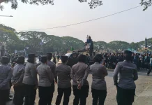 Aksi AMARAH UB Soroti Penyusutan Lahan Pertanian di Kota Malang