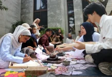 Hari Batik Nasional, UB Kenalkan Kembali Batik Tulis kepada Mahasiswa