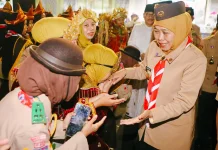 Khofifah Siapkan Ribuan Pohon untuk Peserta PPSN VI