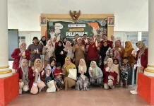 Pelatihan Inovasi Pengolahan Limbah Kulit Jeruk Menjadi "Paper Soap" oleh PeelPop