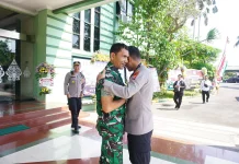 HUT ke-81 TNI, Polres Malang Beri Tumpeng ke Sejumlah Satuan