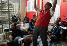 Nobar Timnas, Warga Griya Buring Permai Larut dalam Euforia