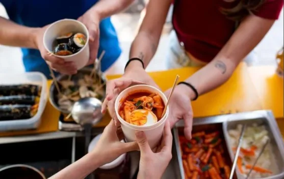 Berbuka Puasa Nyaman di Kereta saat Mudik