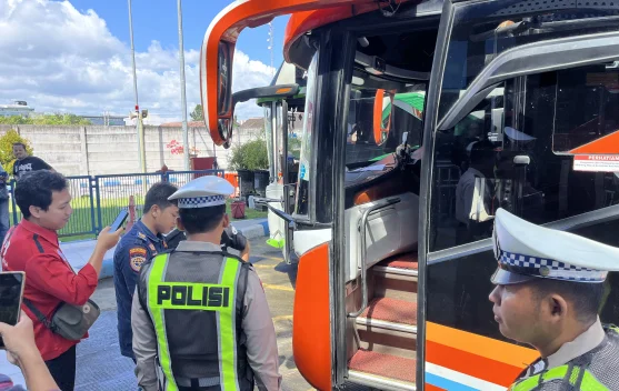 Mudik Lebaran, Bus di Terminal Patria Diperiksa