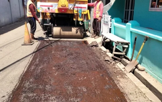 Dikeluhkan Warga, DPUPR Kabupaten Probolinggo Perbaiki Jalan Rusak di Dringu