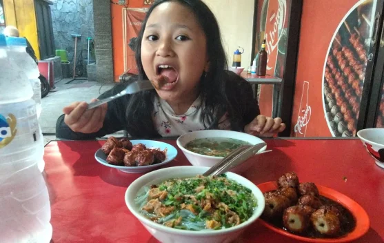 Bakso Bakar Trowulan Masih Jadi Favorit Warga Malang