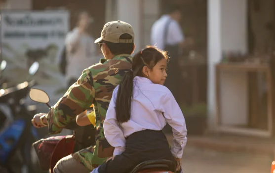 Ayah Antar Anak ke Sekolah, Bangun Karakter lewat Momen Sederhana