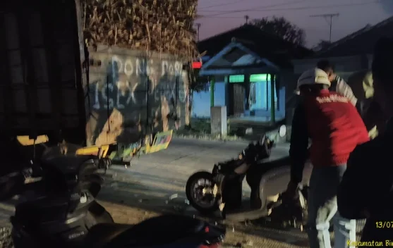 Tabrak Truk Parkir, Pengendara Motor Blitar Alami Luka Berat