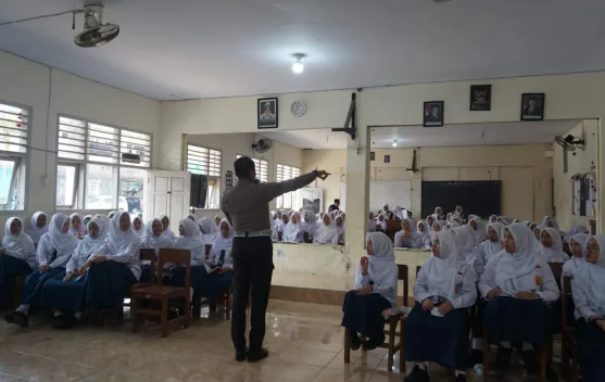 Polres Malang Edukasi Pelajar Soal Keselamatan Berlalu Lintas di MPLS