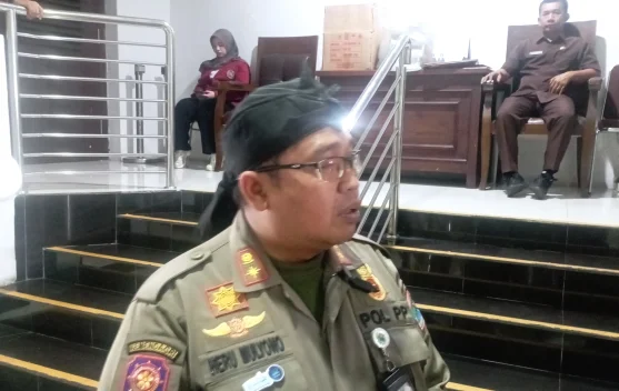 Satpol PP Targetkan RTH GOR Ken Arok Bersih Akhir Agustus