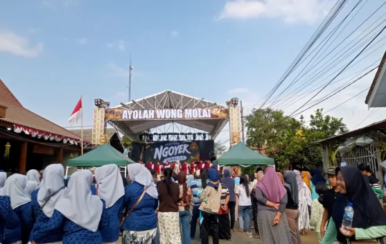 Festival Ngoyek Lontong Sukolilo Jadi Ajang Pelestarian Budaya Desa
