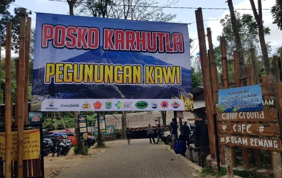 BPBD Kabupaten Malang Salurkan Logistik ke Dua Pos Lapang Karhutla Gunung Butak