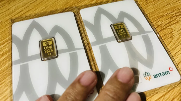 Awal Pekan, Harga Emas Antam Turun Rp5 Ribu